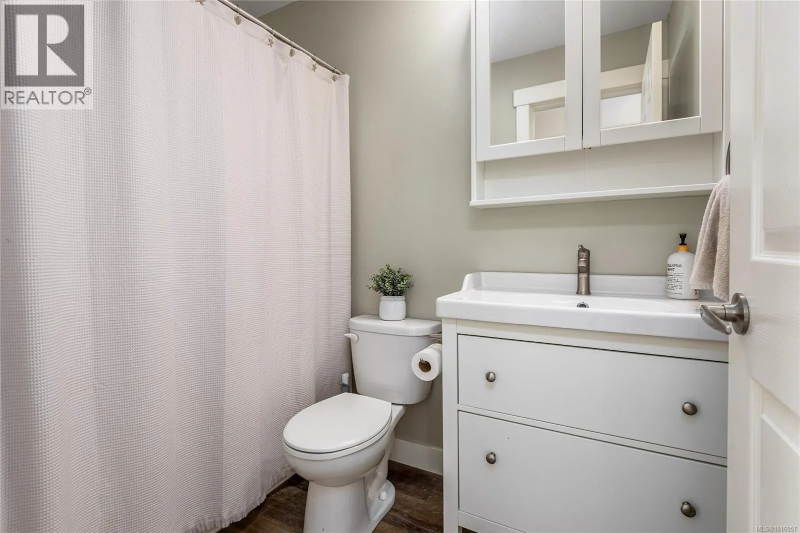 304 4685 Alderwood Pl