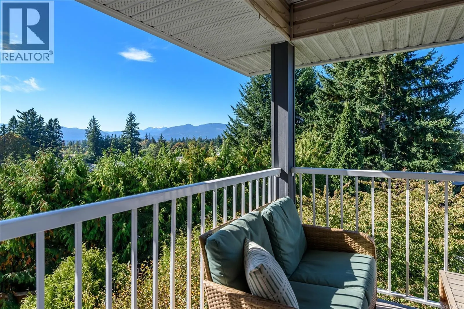 304 4685 Alderwood Pl