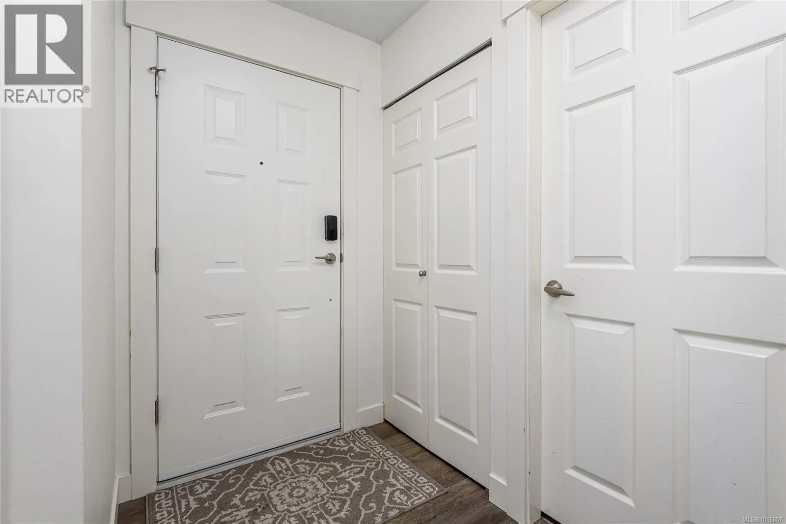 304 4685 Alderwood Pl