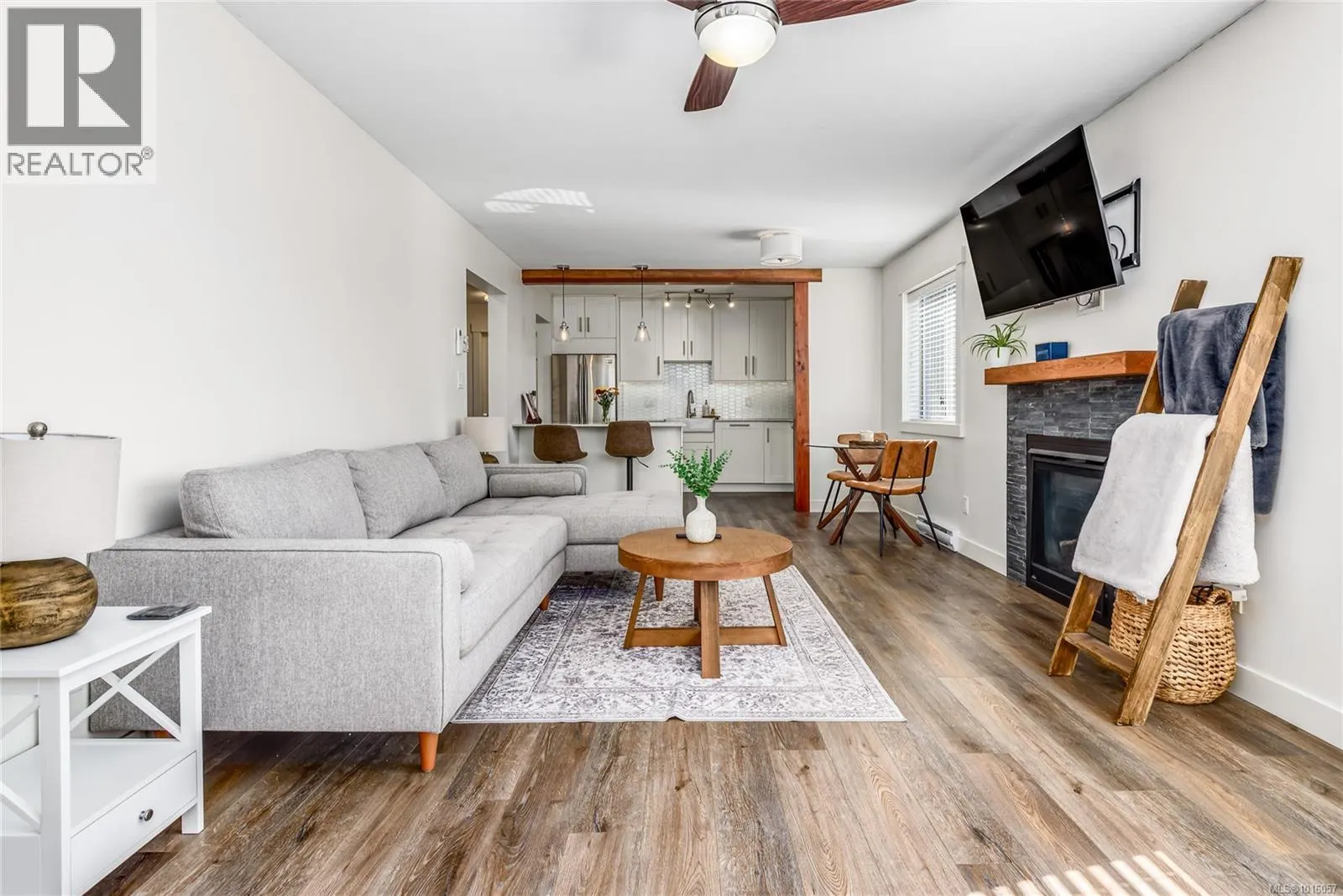 304 4685 Alderwood Pl
