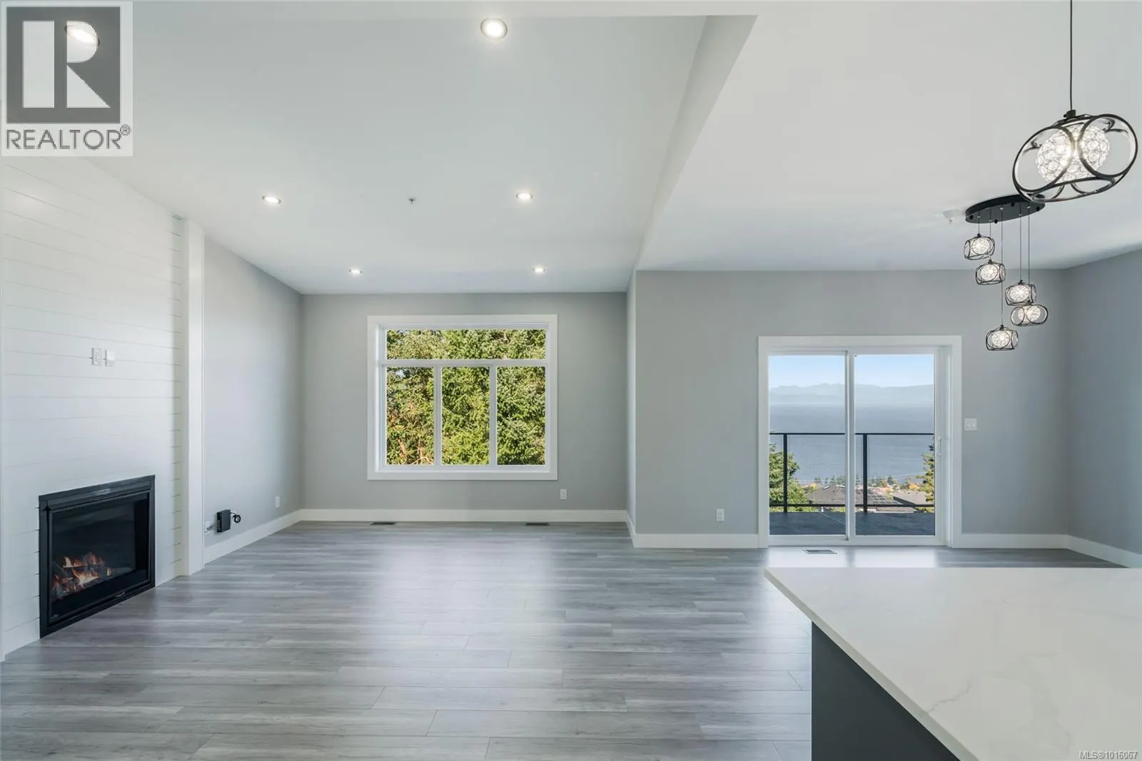 124 Hawk Point Rd