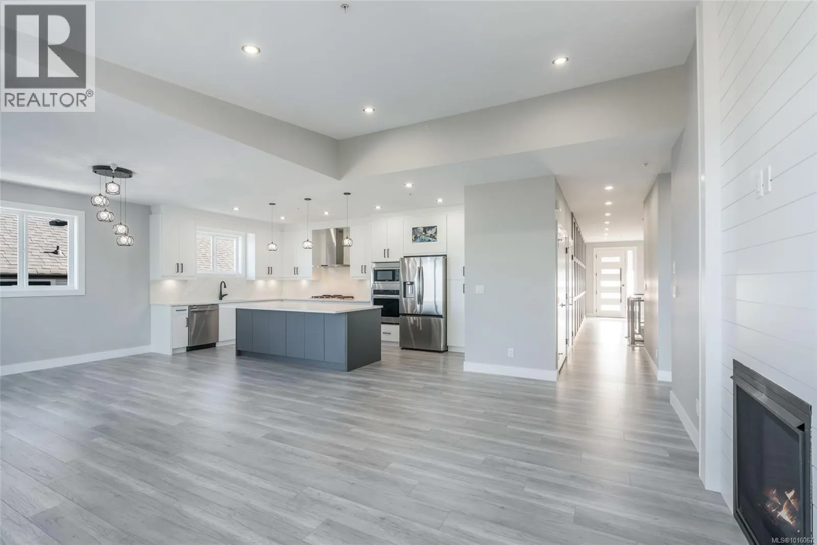 124 Hawk Point Rd