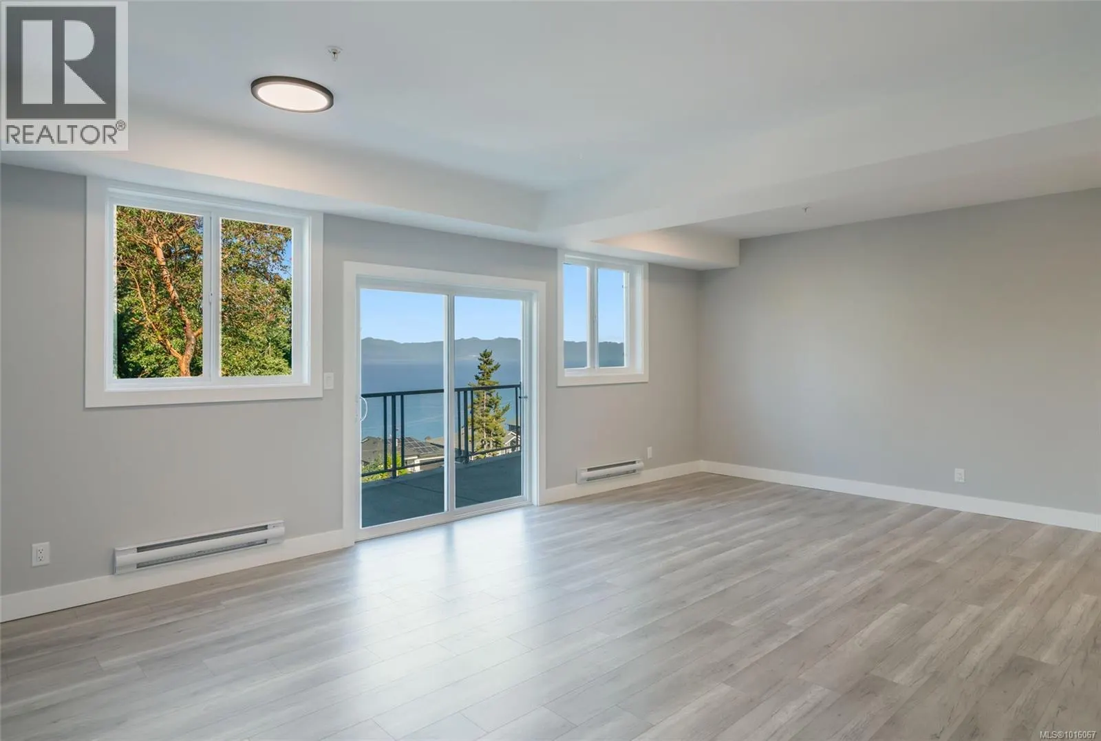 124 Hawk Point Rd