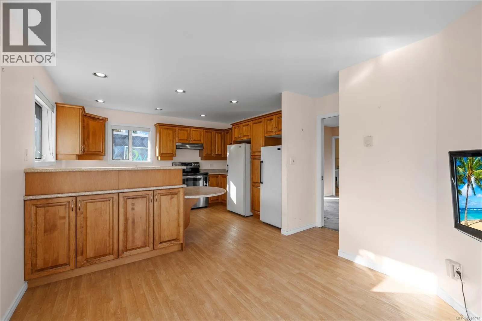 6283 Invermere Rd