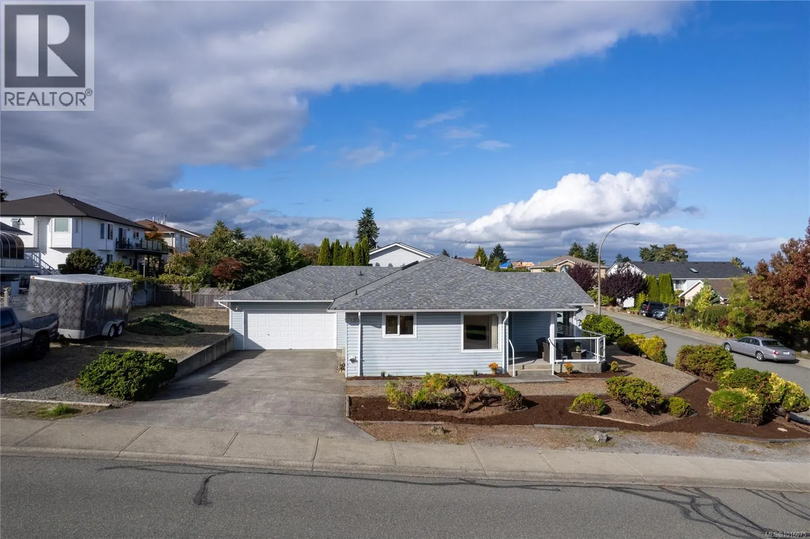 6283 Invermere Rd