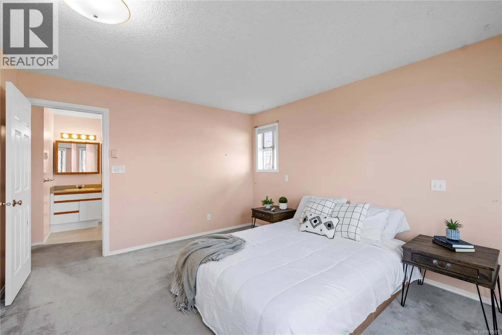 6283 Invermere Rd