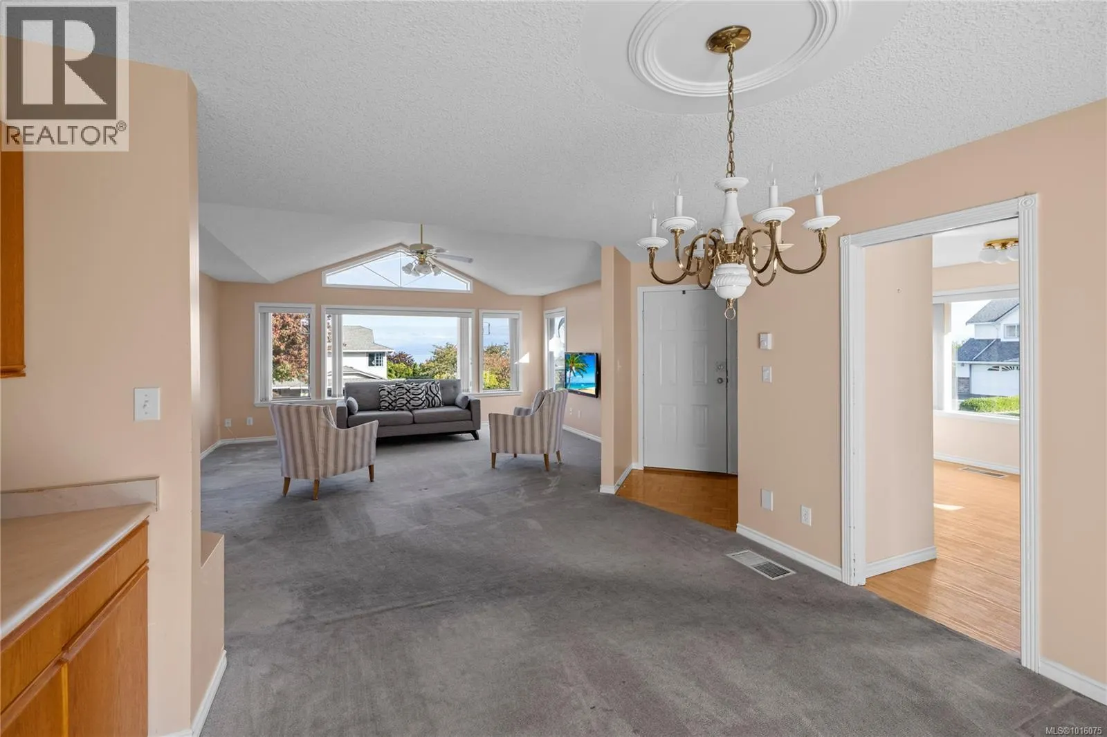 6283 Invermere Rd