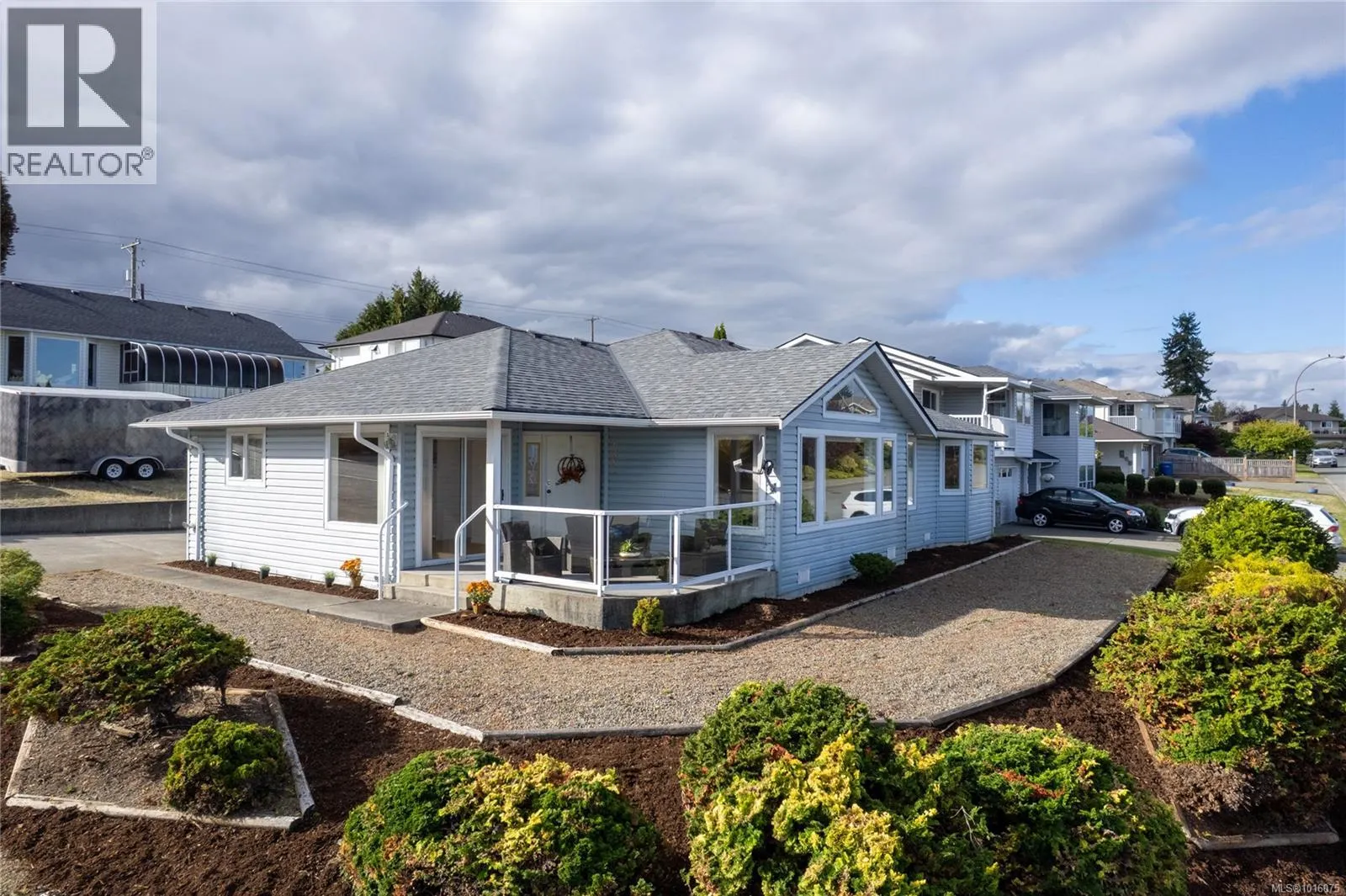 6283 Invermere Rd