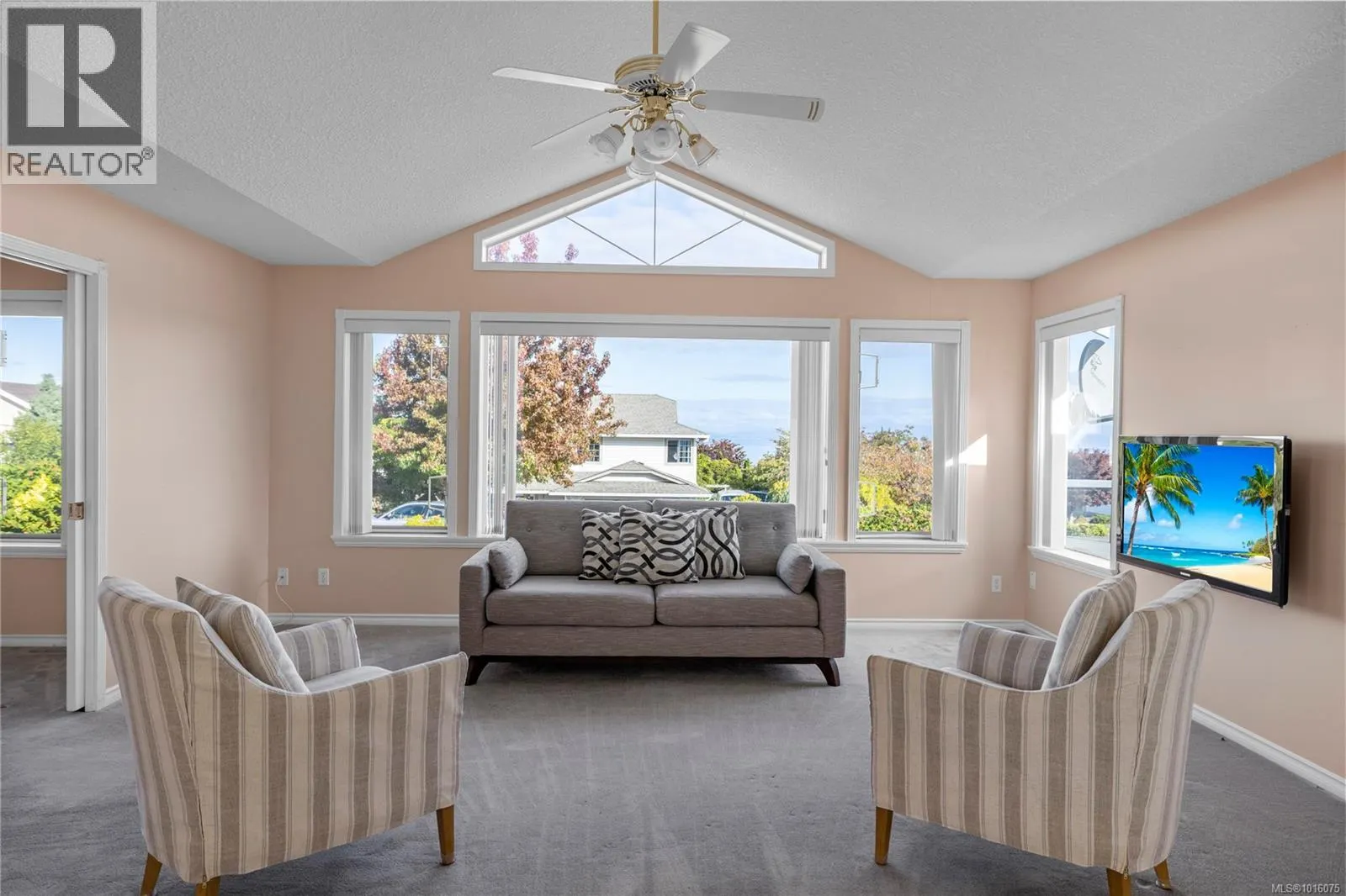 6283 Invermere Rd