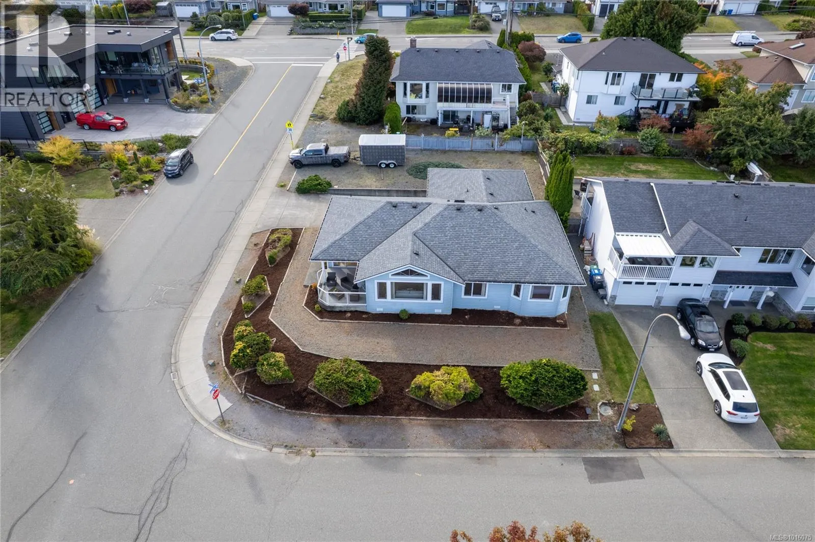 6283 Invermere Rd