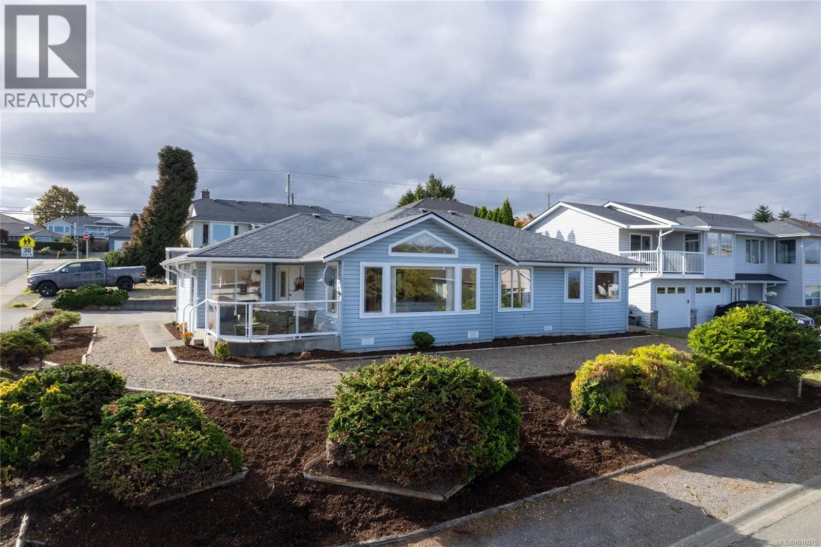 6283 Invermere Rd