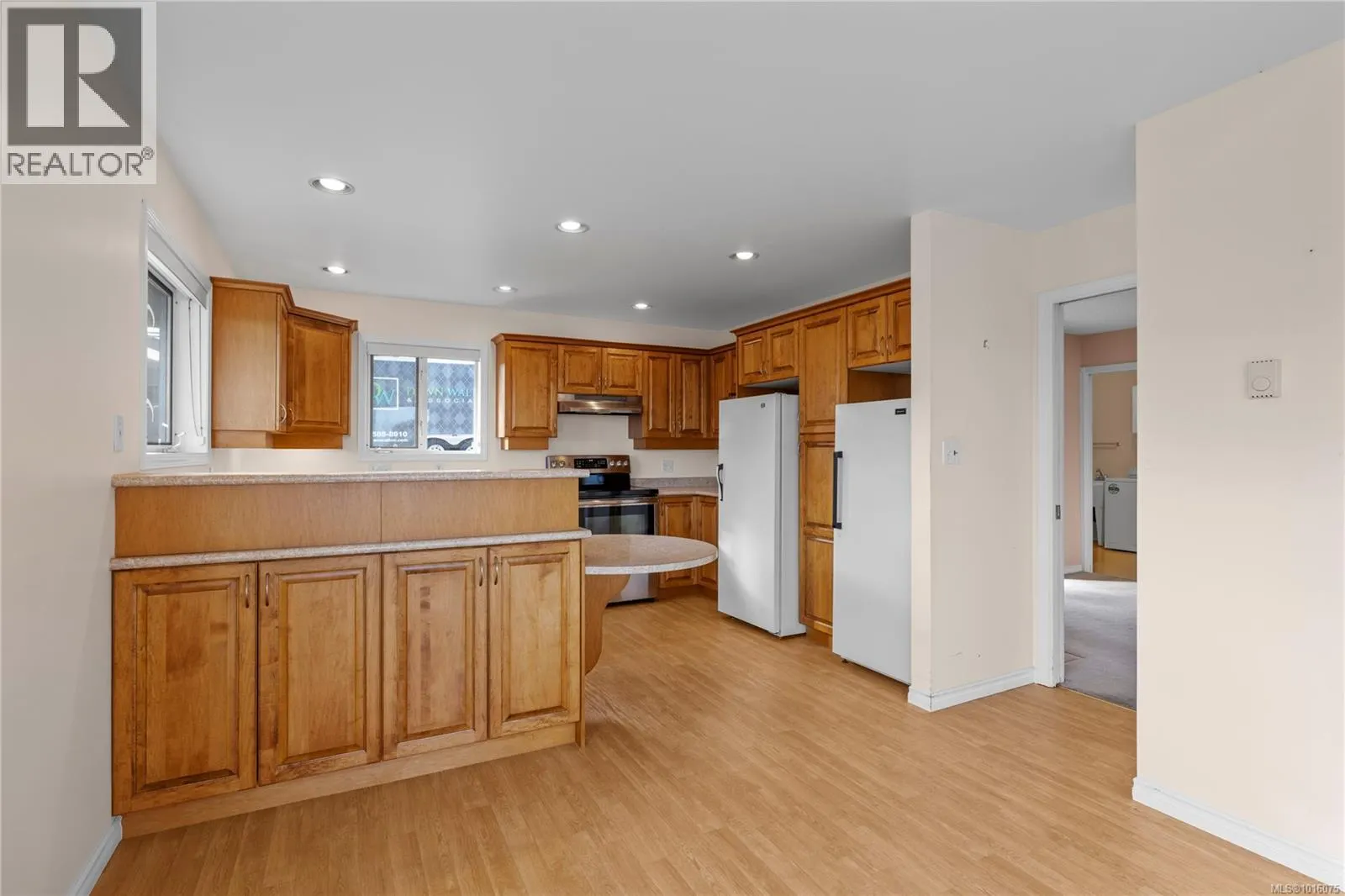 6283 Invermere Rd