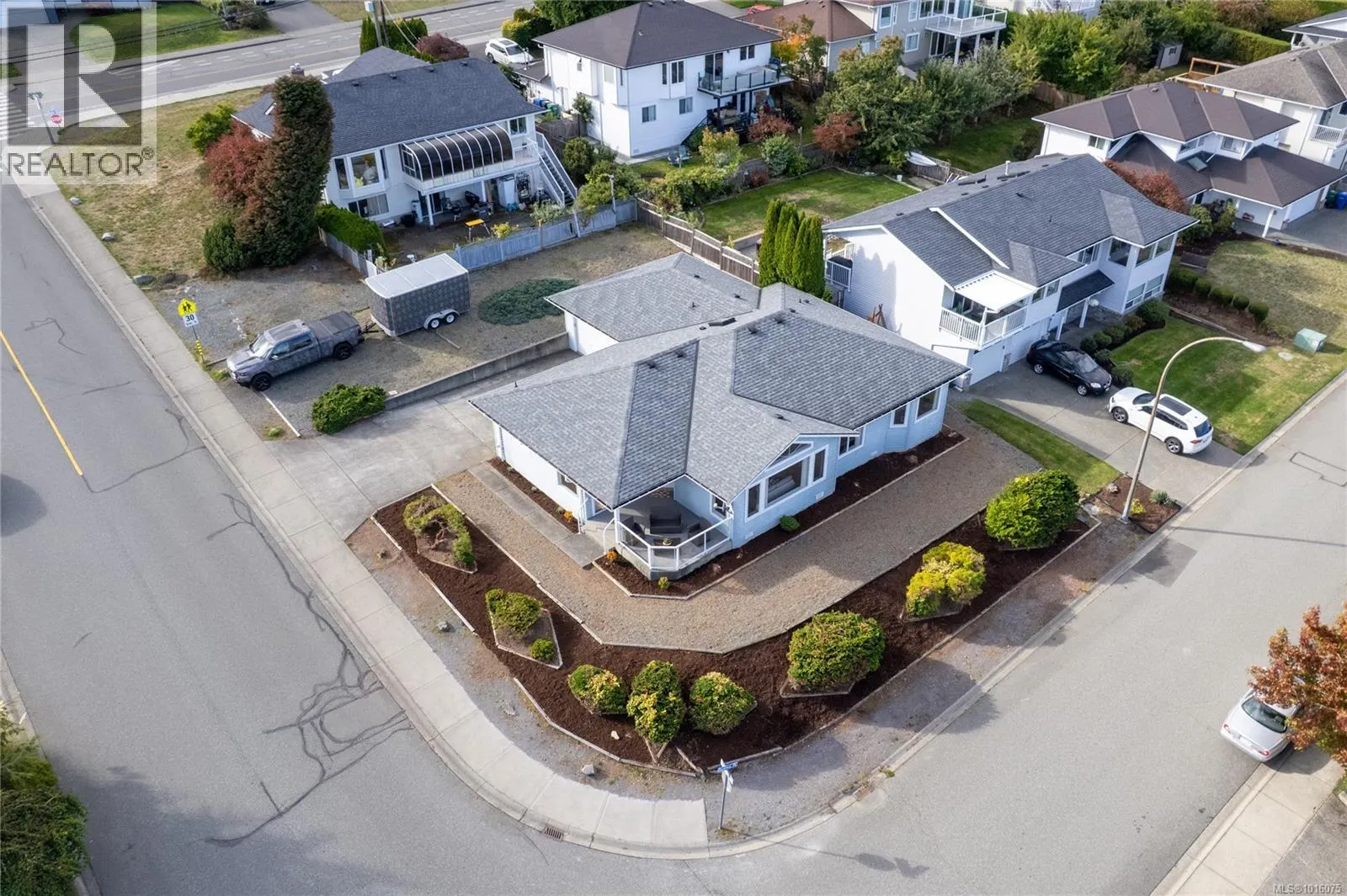 6283 Invermere Rd