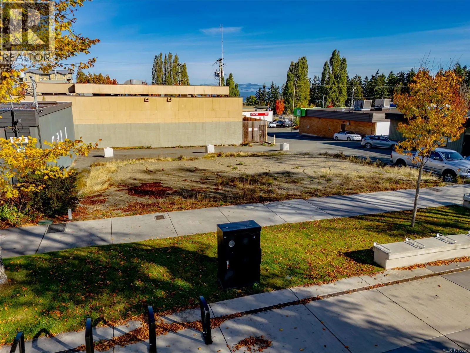 Lot 35 Memorial Ave