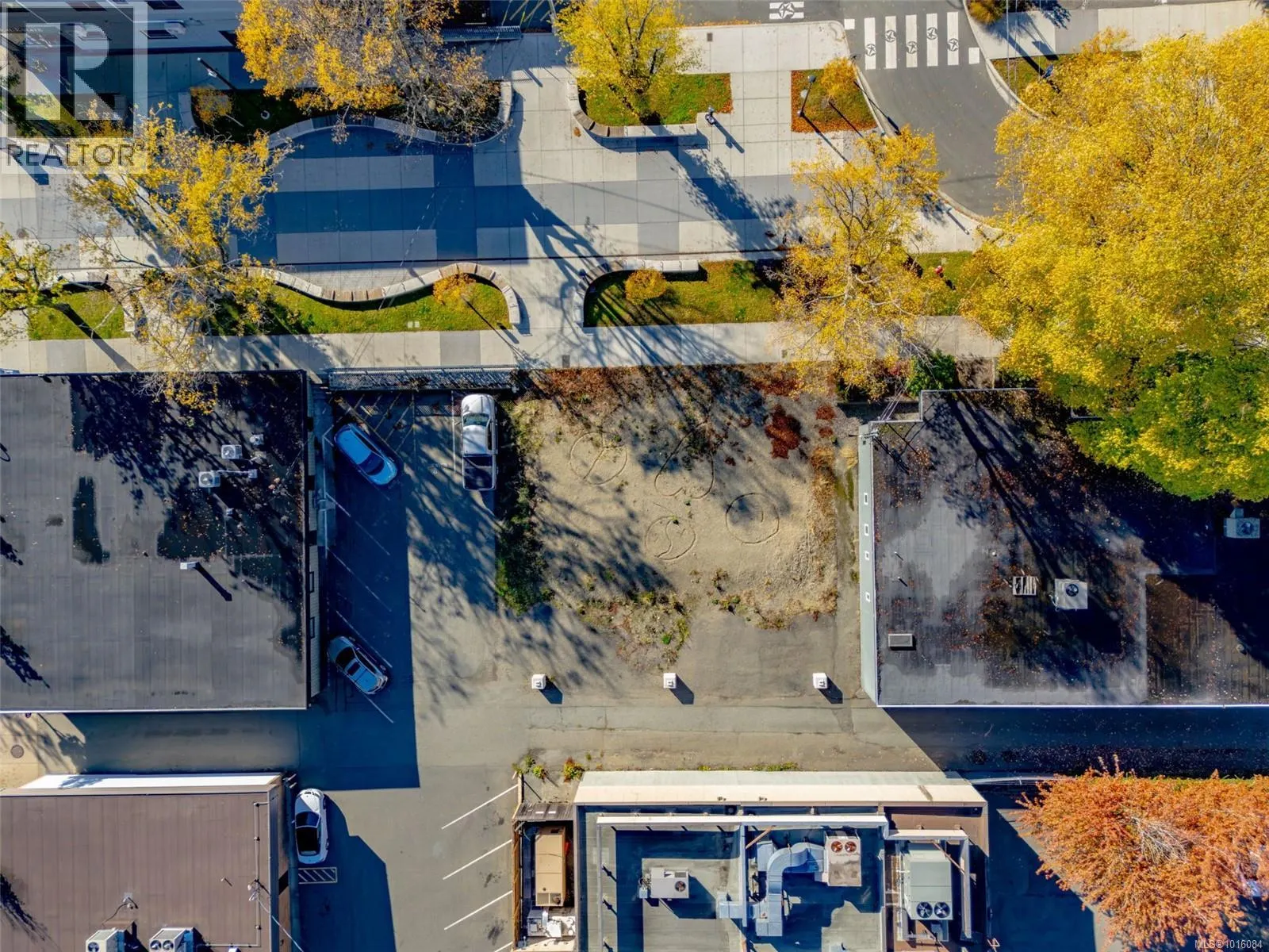Lot 35 Memorial Ave