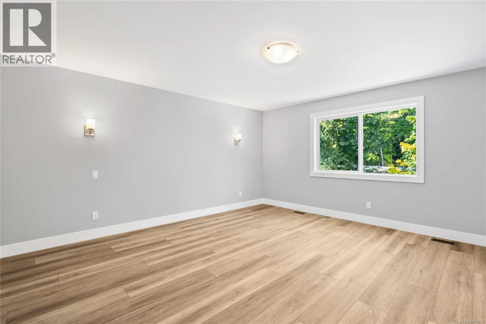 155 Elk Rd
