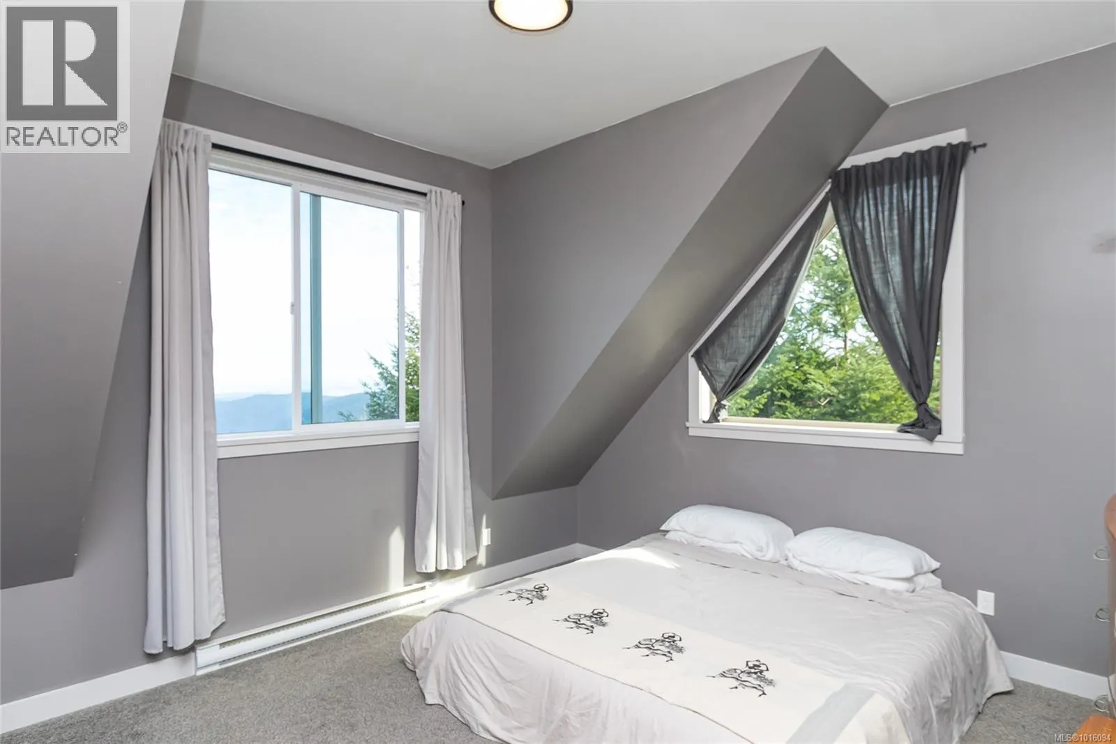1490 Finlayson View Pl