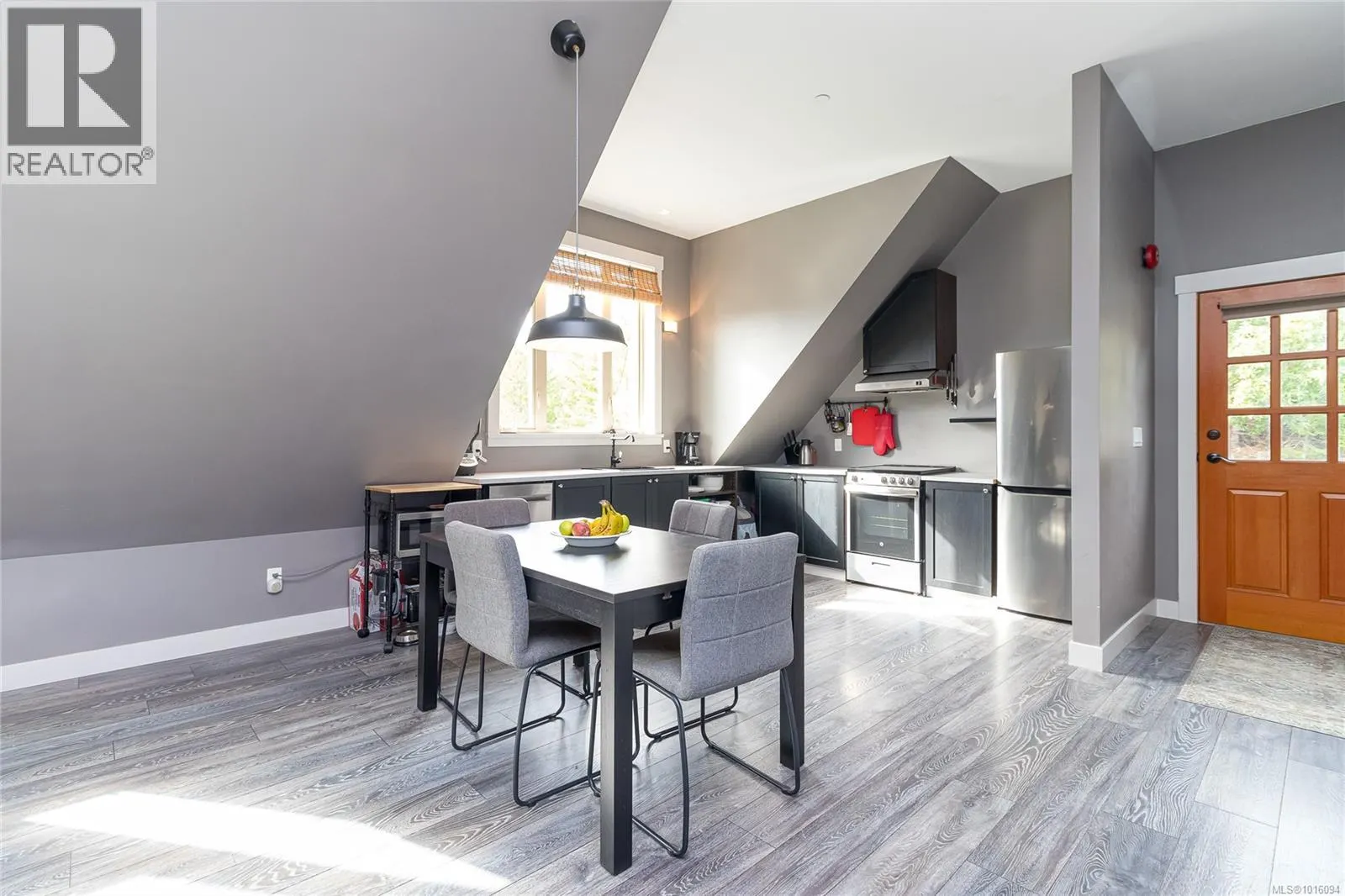 1490 Finlayson View Pl