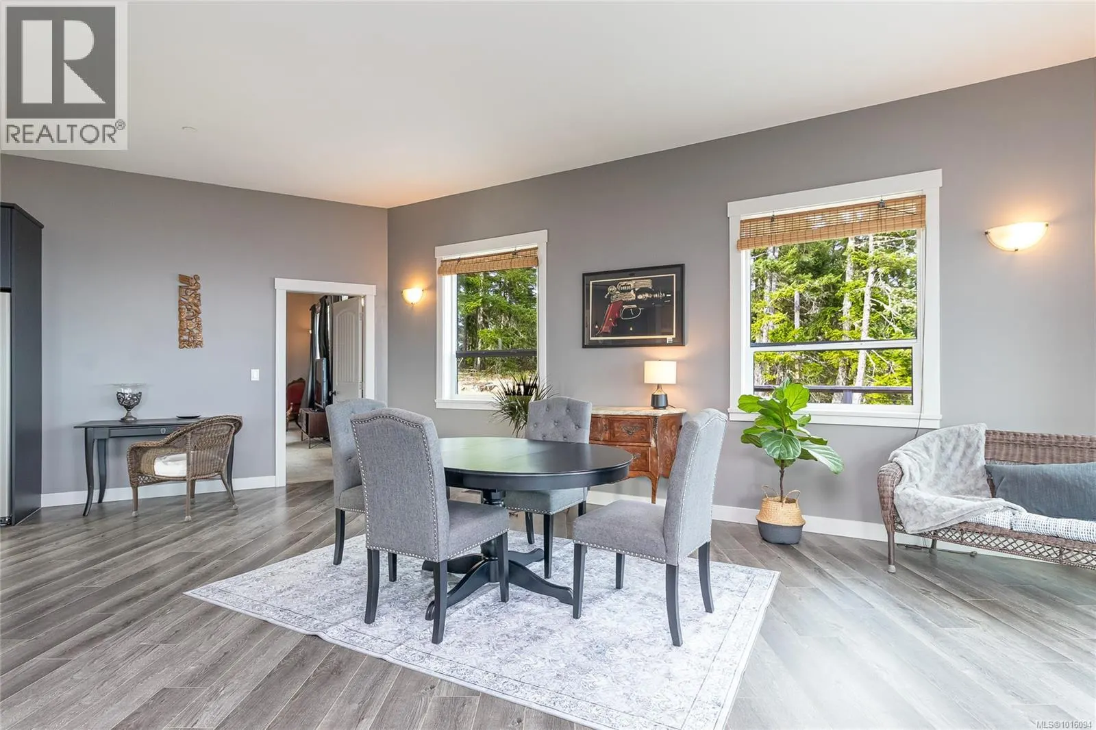 1490 Finlayson View Pl
