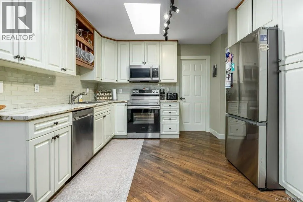 B 1750 15th St
