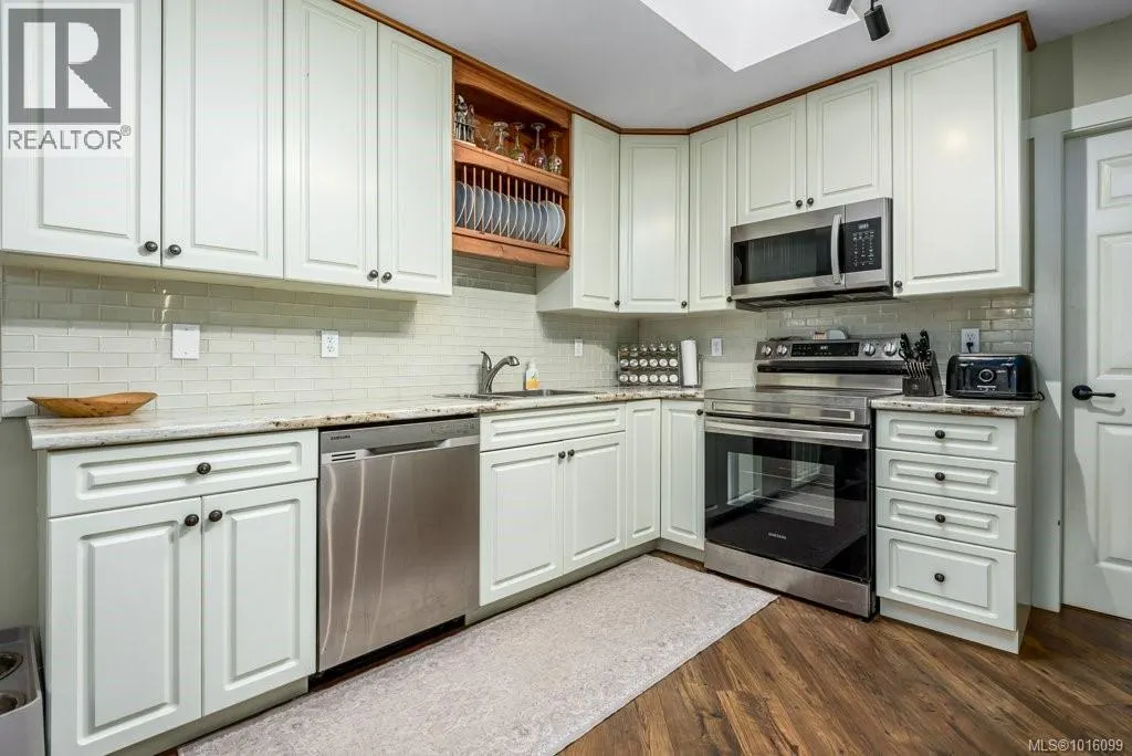 B 1750 15th St