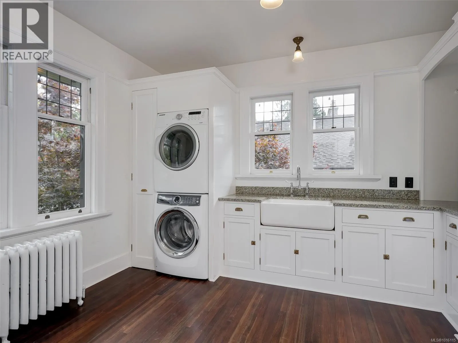 943 St. Charles St