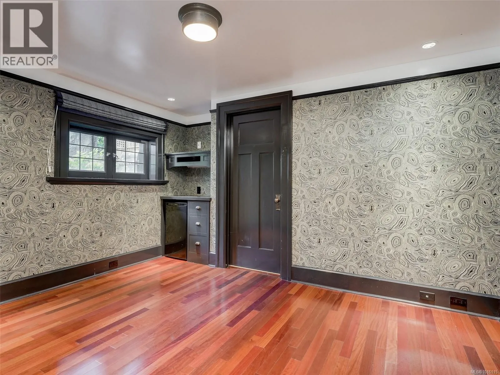 943 St. Charles St