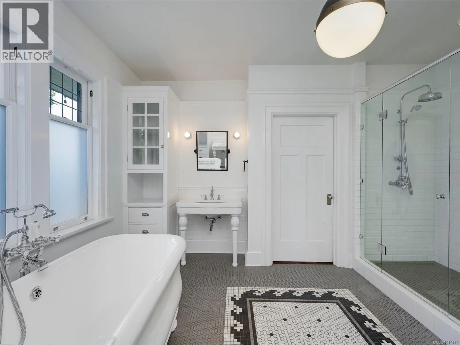 943 St. Charles St