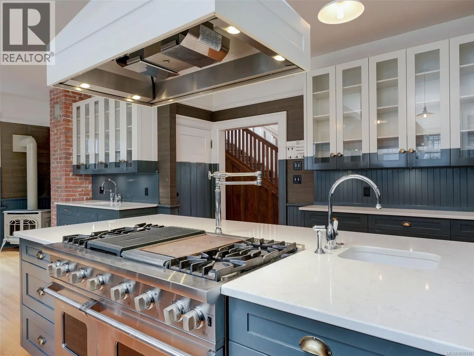 943 St. Charles St