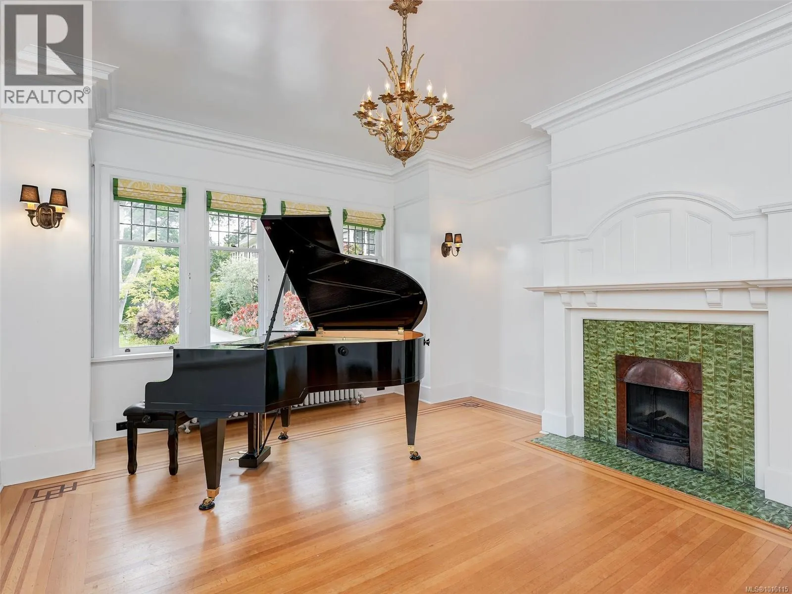 943 St. Charles St