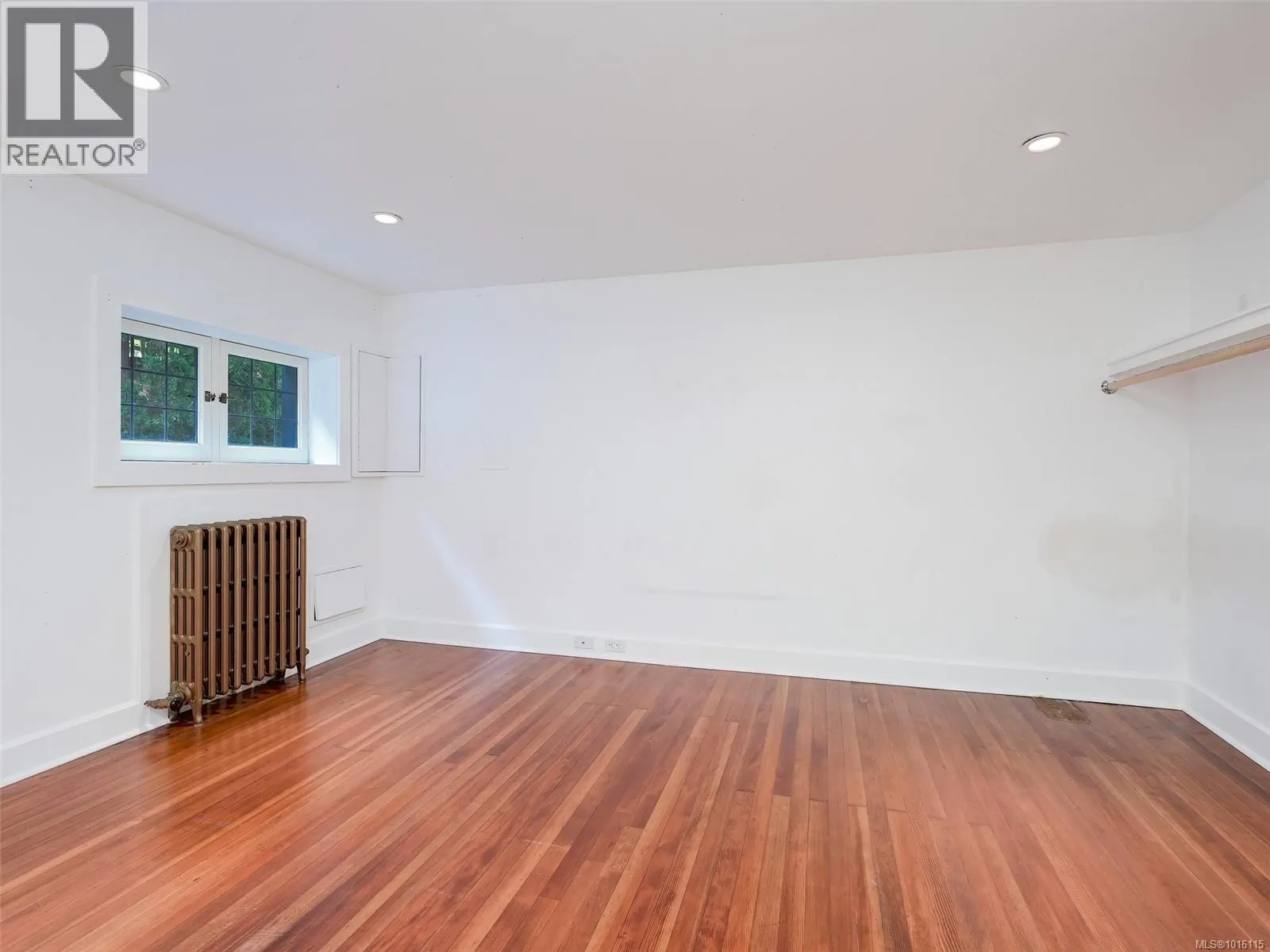 943 St. Charles St
