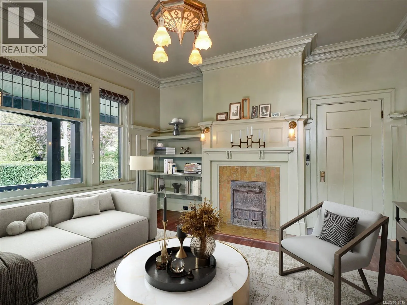 943 St. Charles St