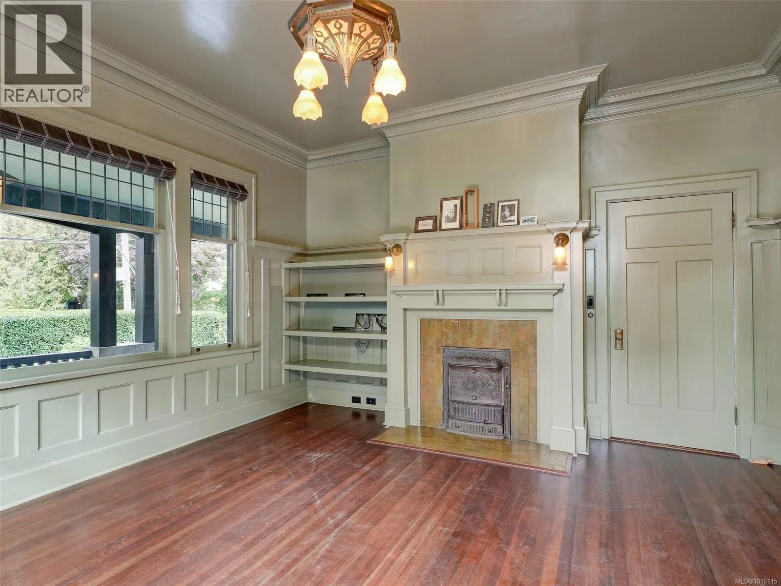 943 St. Charles St