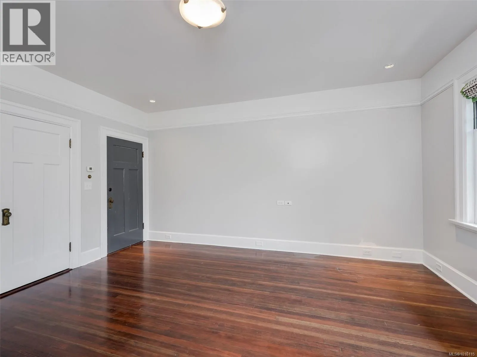 943 St. Charles St