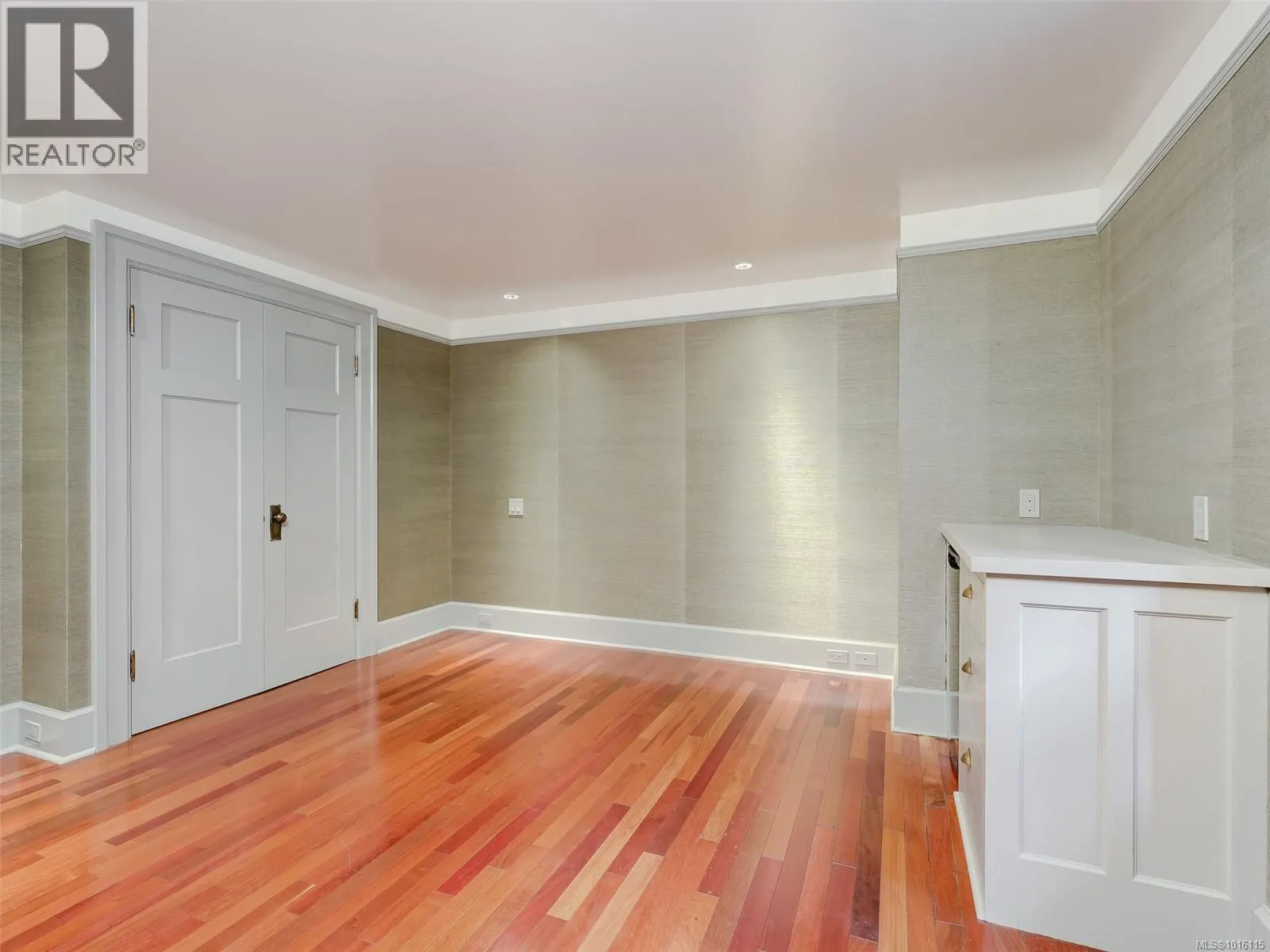 943 St. Charles St