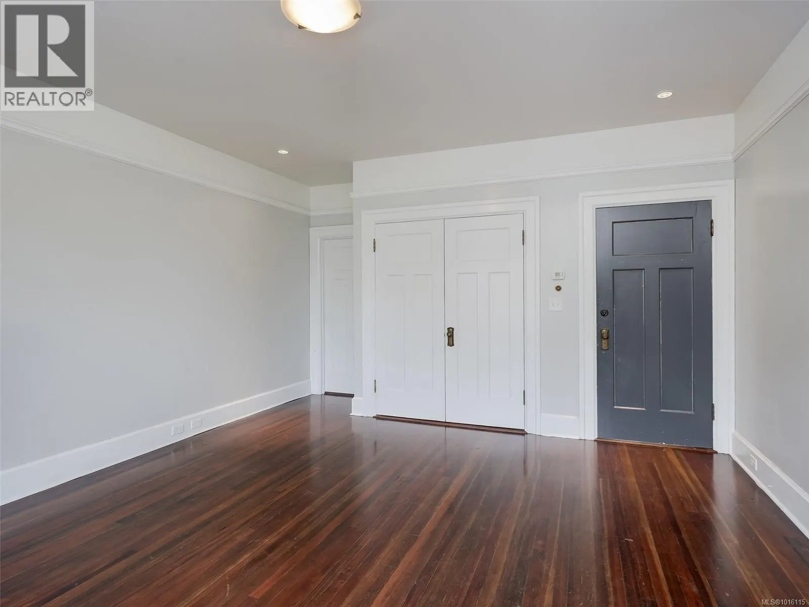 943 St. Charles St
