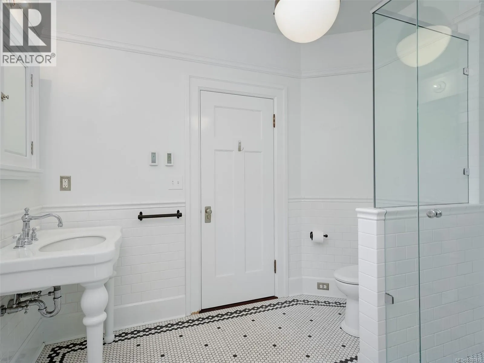 943 St. Charles St