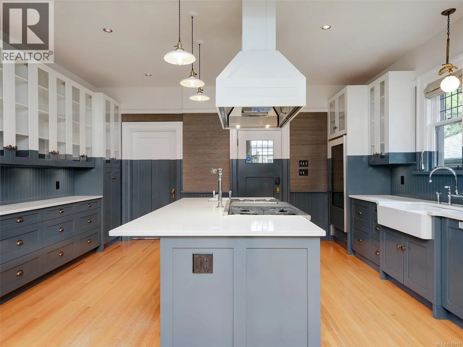 943 St. Charles St