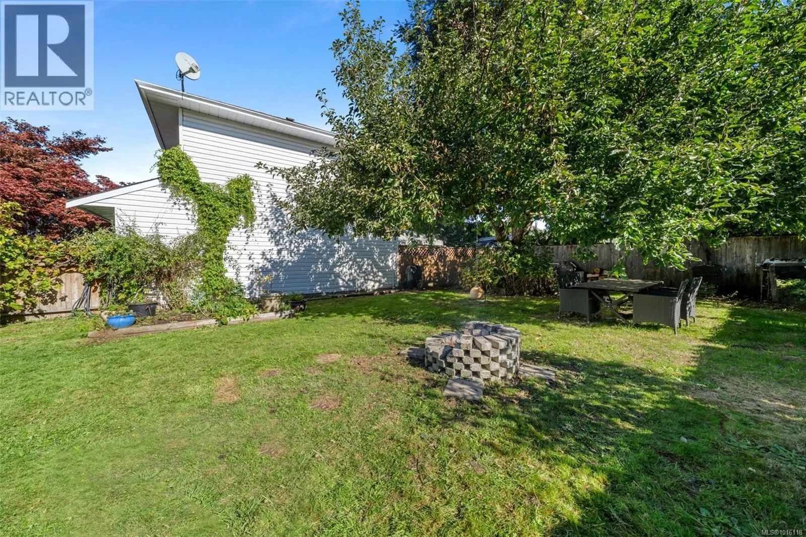 1 2516 Dingwall St