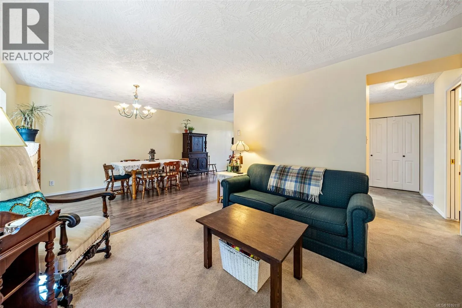 1 2516 Dingwall St