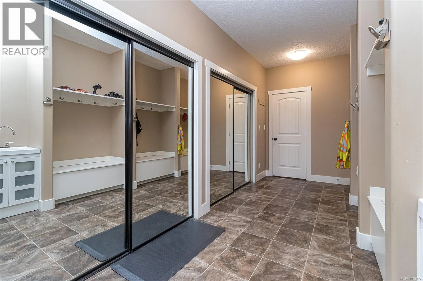 1655 Wyatt's Way