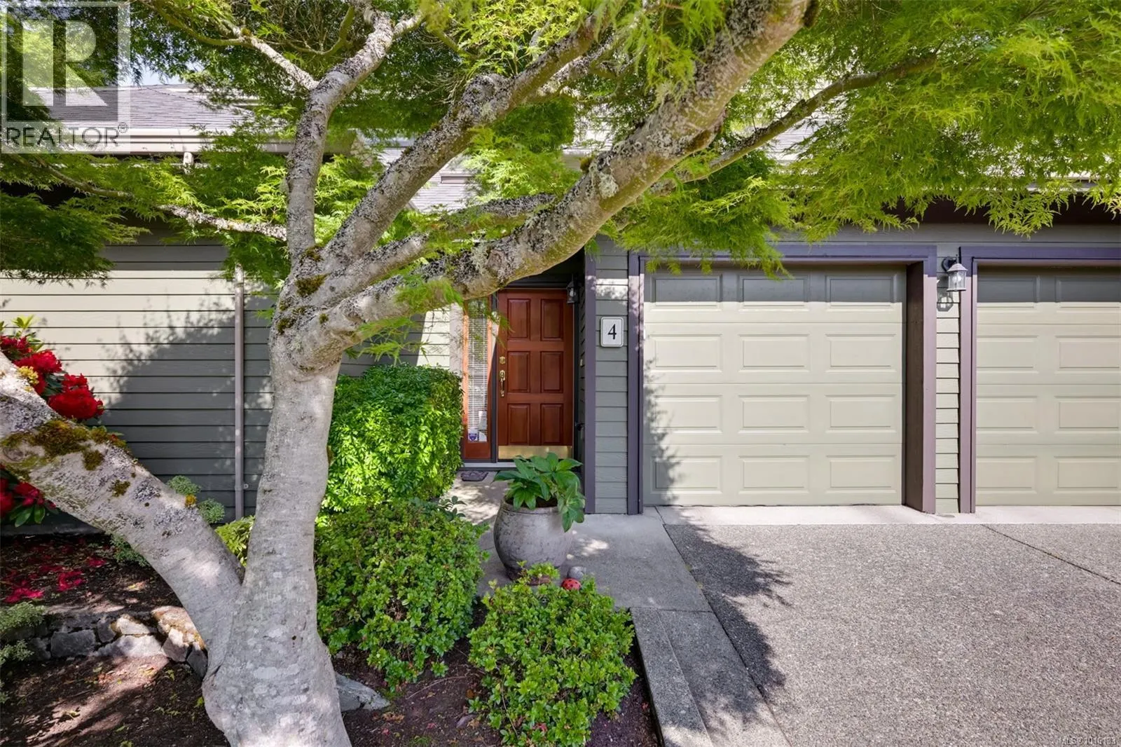 4 4522 Gordon Point Dr