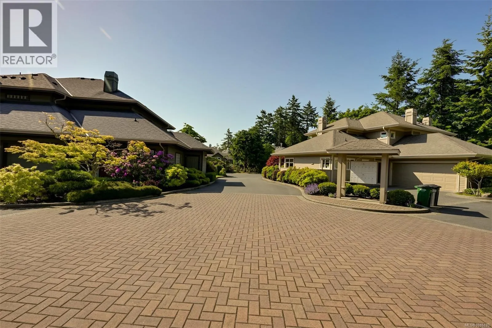 4 4522 Gordon Point Dr