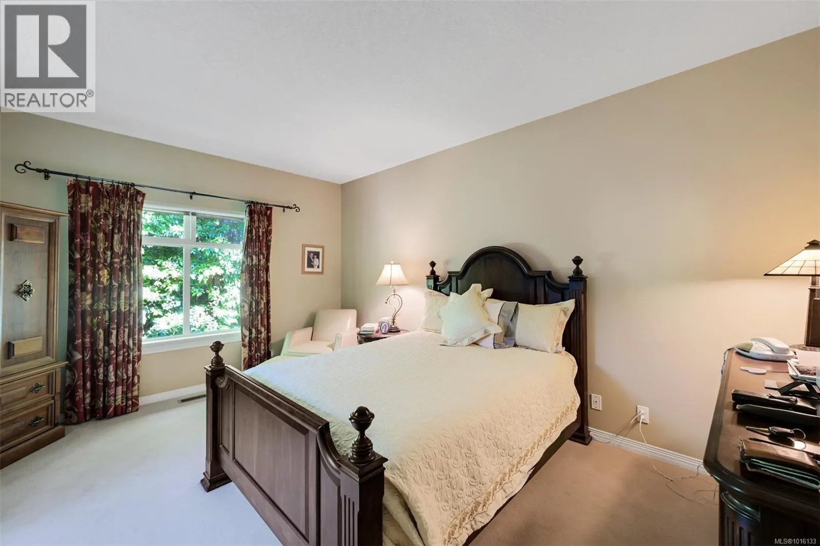 4 4522 Gordon Point Dr