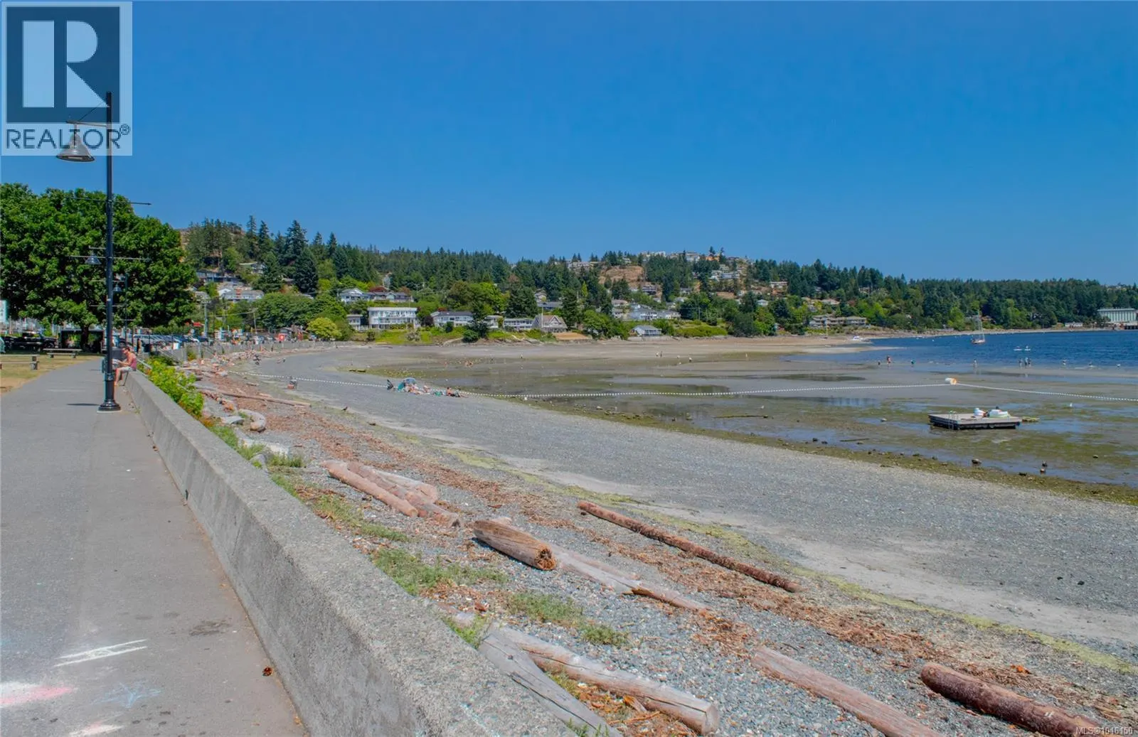 212 2815 Departure Bay Rd