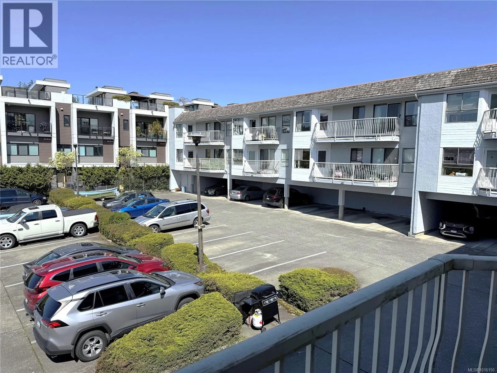 212 2815 Departure Bay Rd