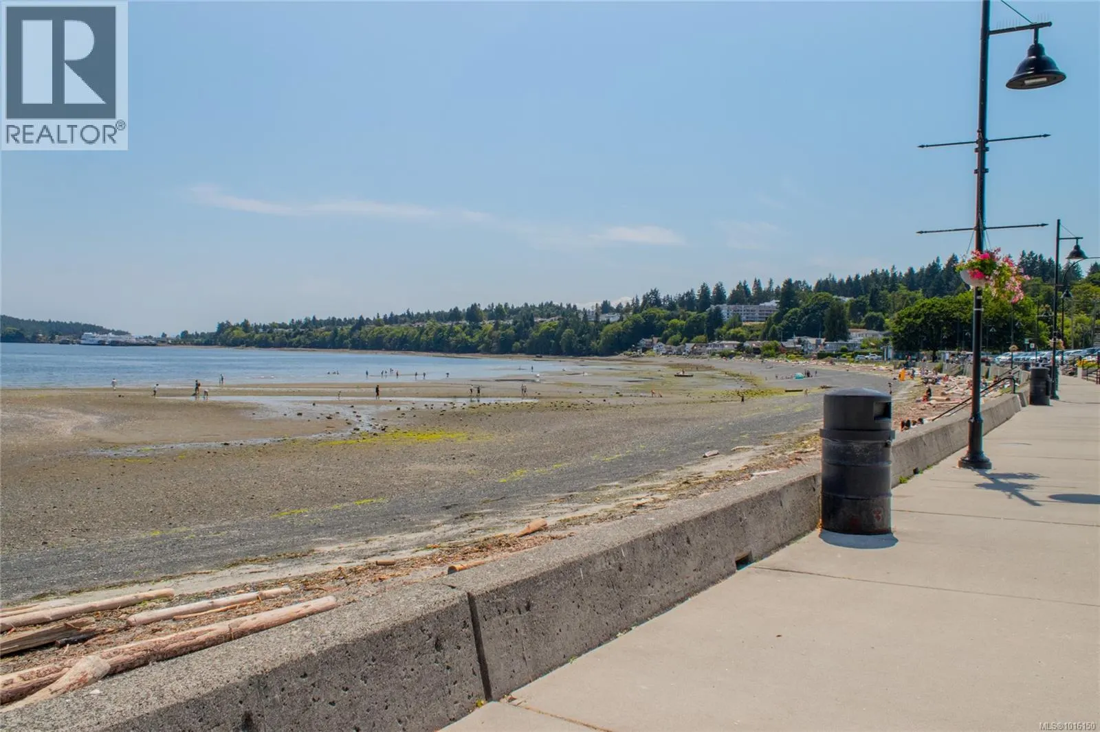 212 2815 Departure Bay Rd