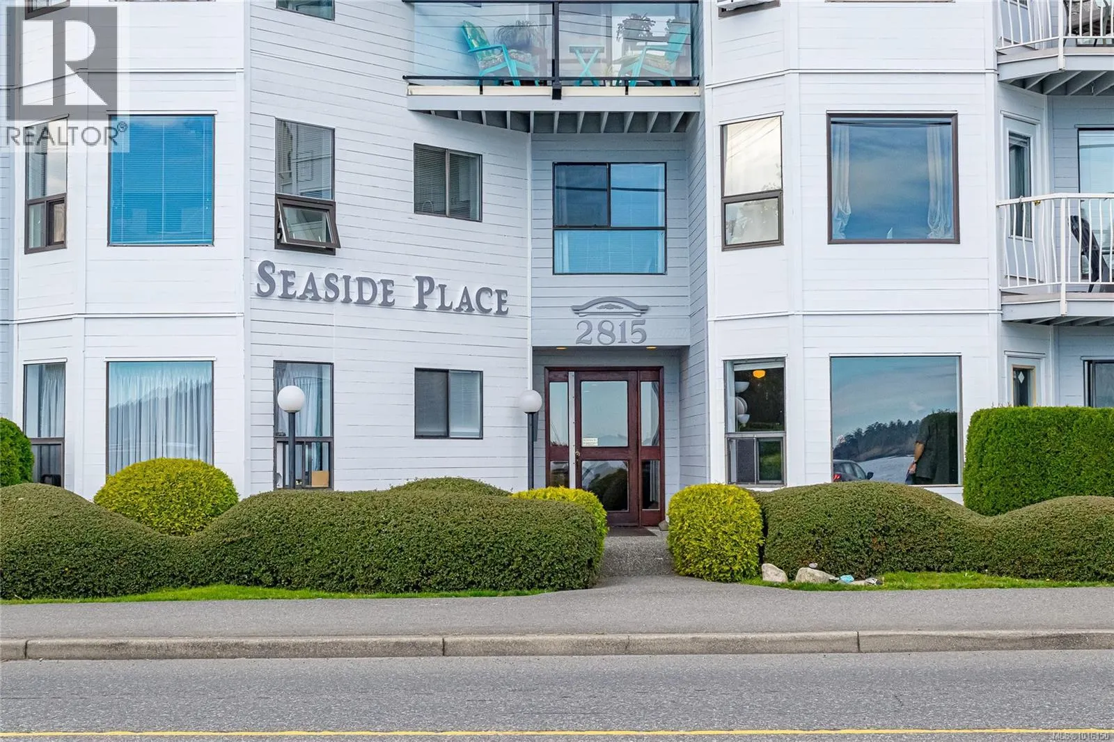 212 2815 Departure Bay Rd