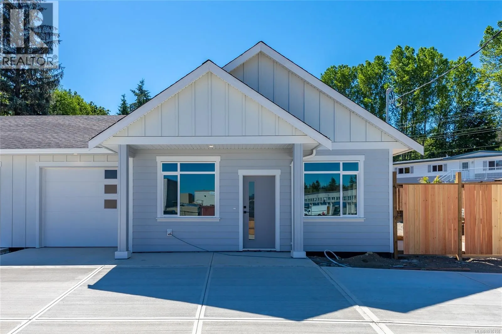 B 1025 9th Ave