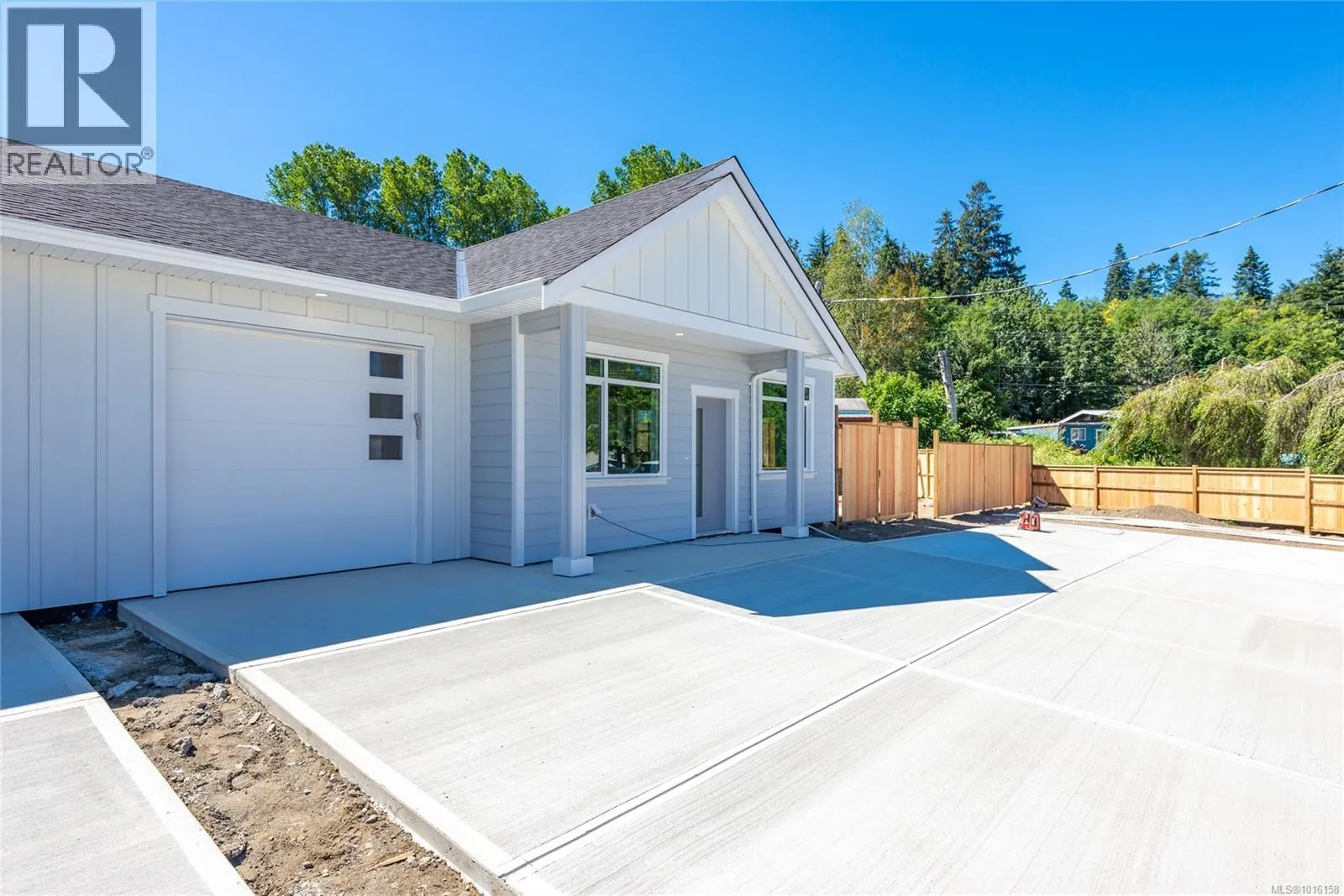 B 1025 9th Ave